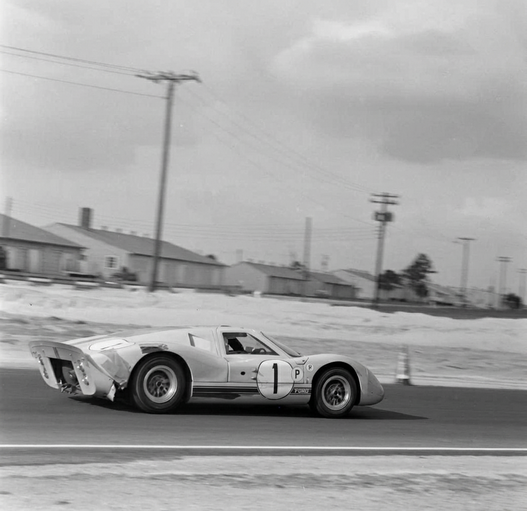 Sebring 1967 McLaren Andretti Ford Mk2B